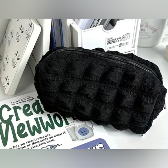 MYSTERY COSMETIC BAG - what goodies will you get? ALL 5 star reviews - Picture 13 of 13